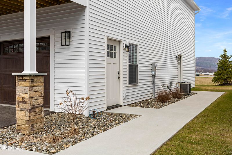 5th image of 133 Marjorie Lane #2