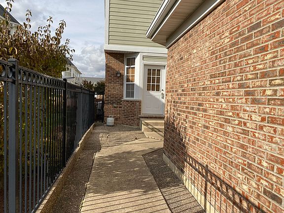3rd image of 1406 Flagstone Pl #20