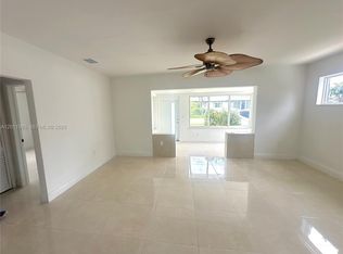 115 SE 2nd St #1, Dania, FL 33004