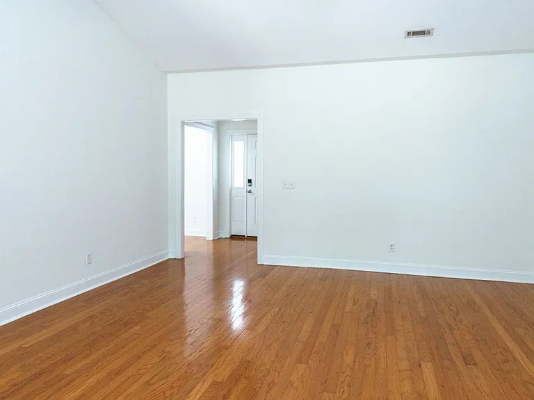 49 Thomas Sumter St — Photo 30