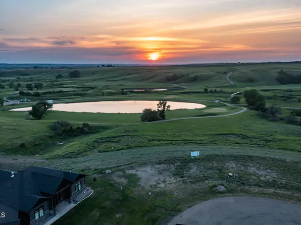 8524 Norman Pl, Bismarck, ND 58503