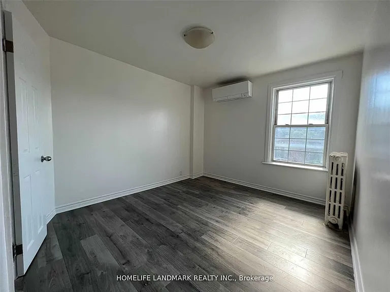 2398 Bloor St W #4 — Photo 2