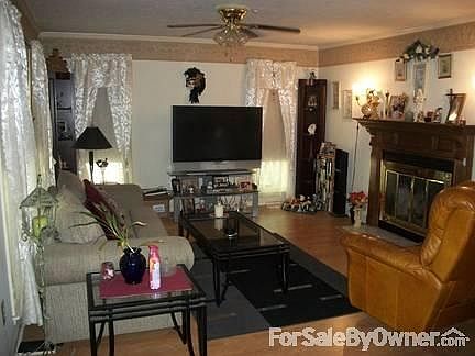 4th image of 126 Woodbridge Dr