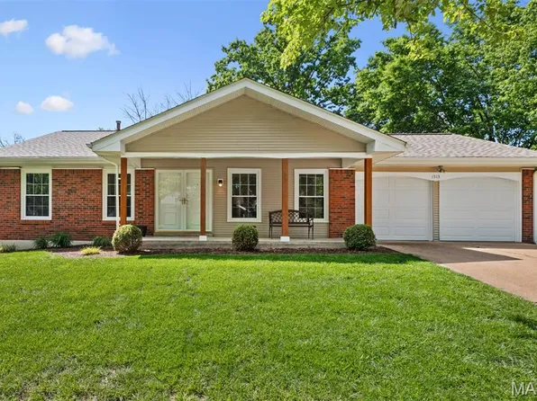 1513 Ploma Dr, Ballwin, MO 63021