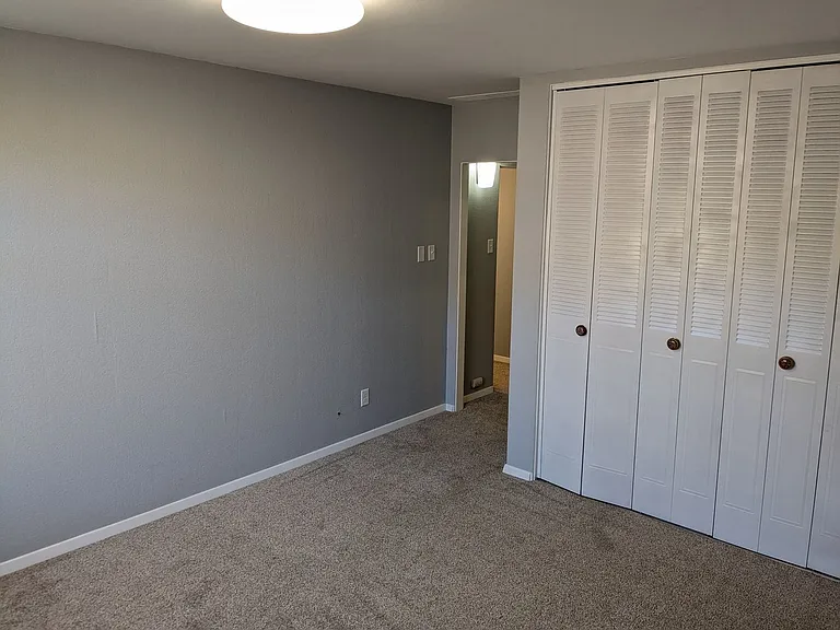 305 Main St — Photo 16