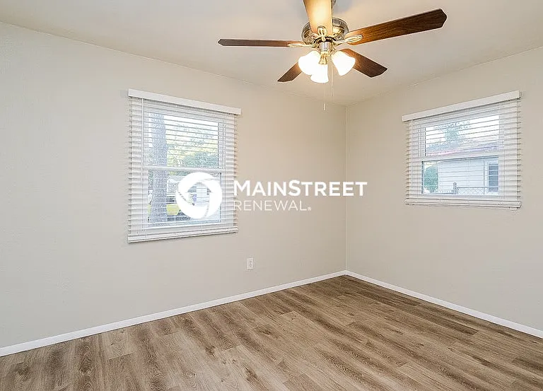 2447 Whitman St — Photo 10