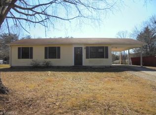 1402 Camelot Pl, Reidsville, NC 27320