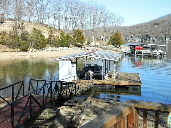 3rd image of 129 Summit View Cir