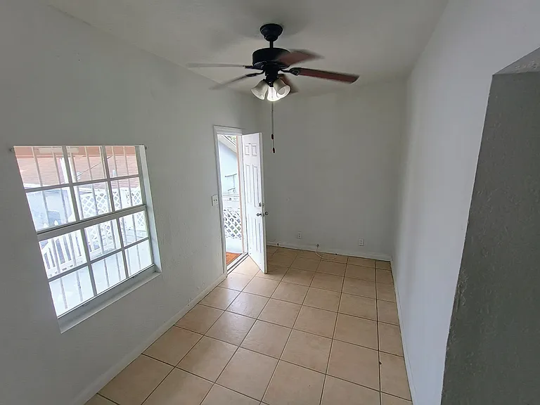 2846 NW 22nd Ct #4 — Photo 6