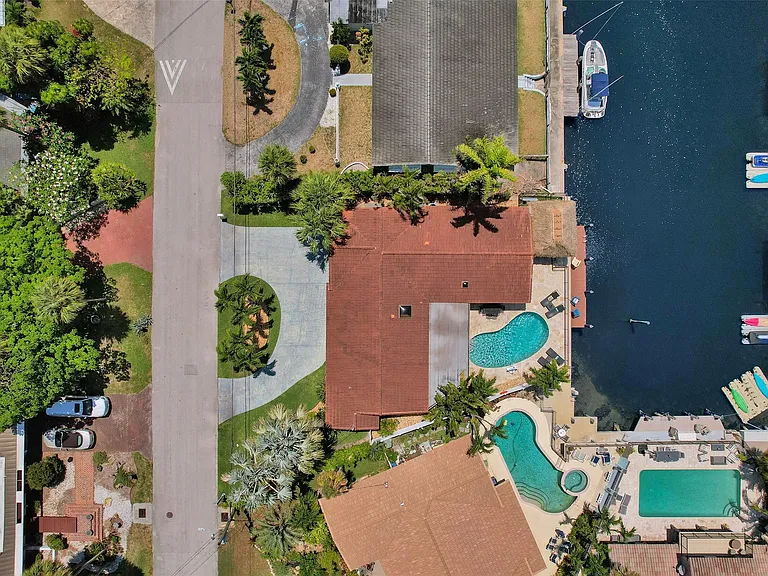 2051 Coral Reef Dr — Photo 52