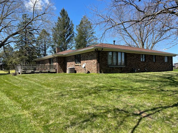 18300 35th Ave N, East Moline, IL 61244