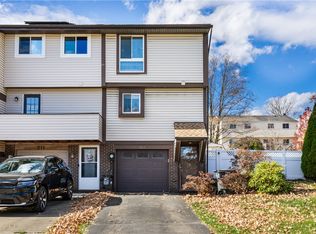 209 Cranbrooke Dr, Coraopolis, PA 15108