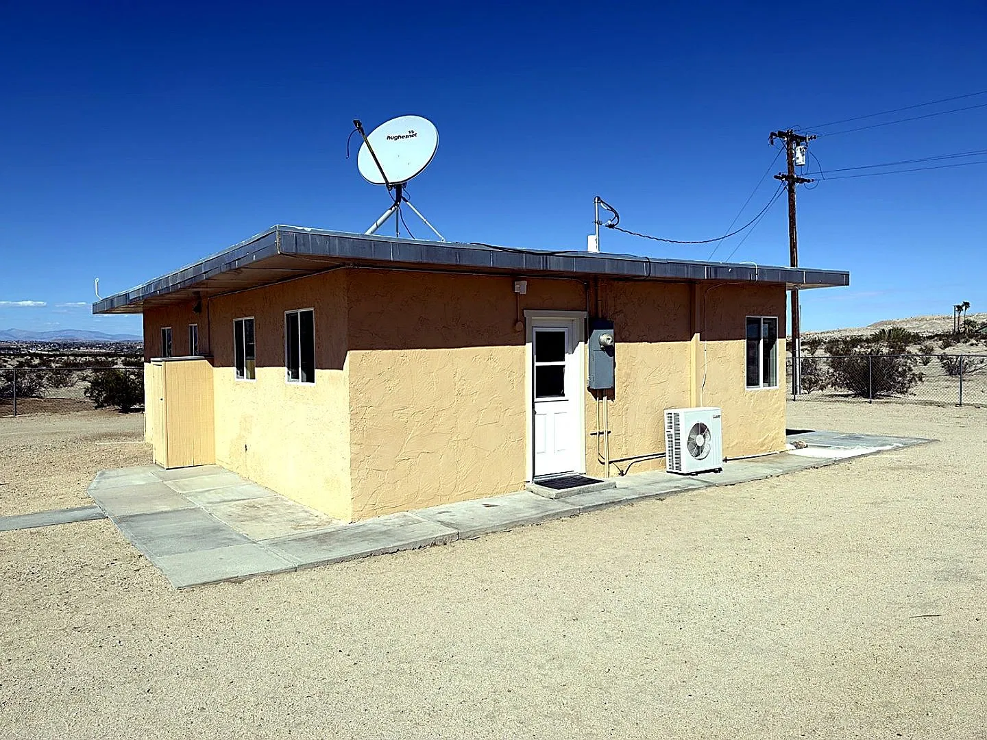 2bd/1ba Home on 2.5 Fenced Acres Free Well Water, $1,600/mo. — Photo 1