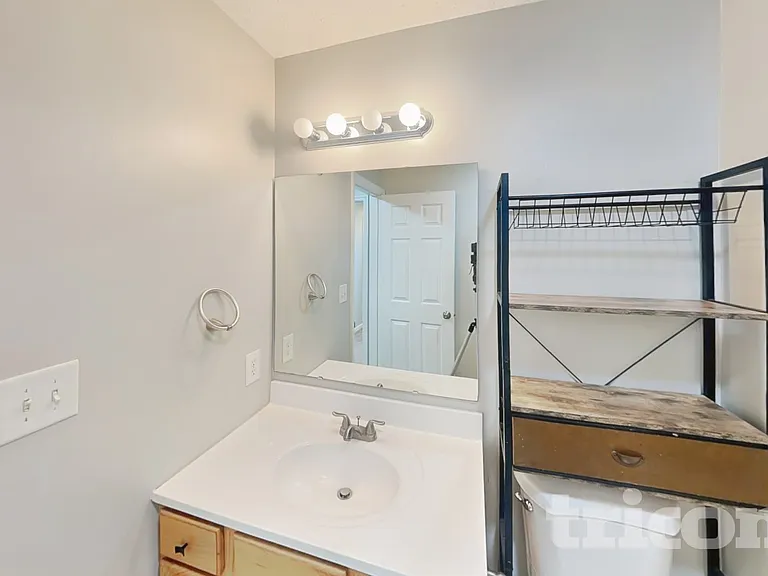 1102 Central Park Blvd N — Photo 12