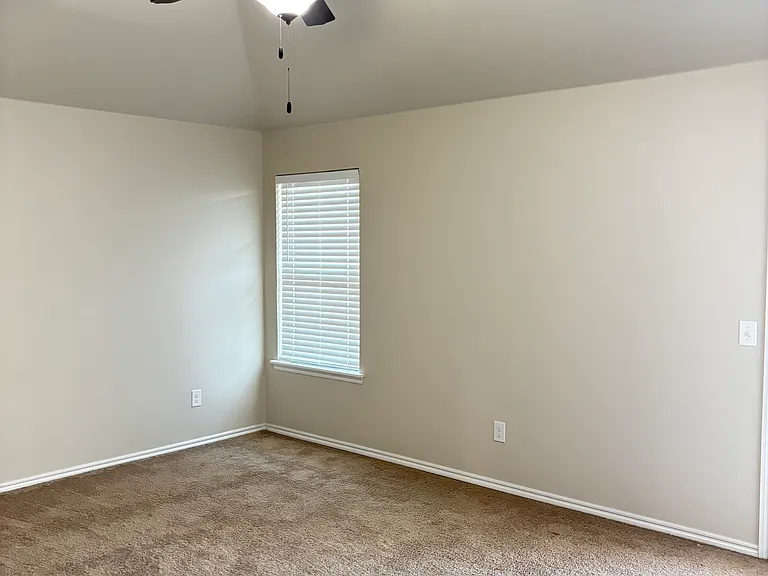 9025 SW 46th St — Photo 12