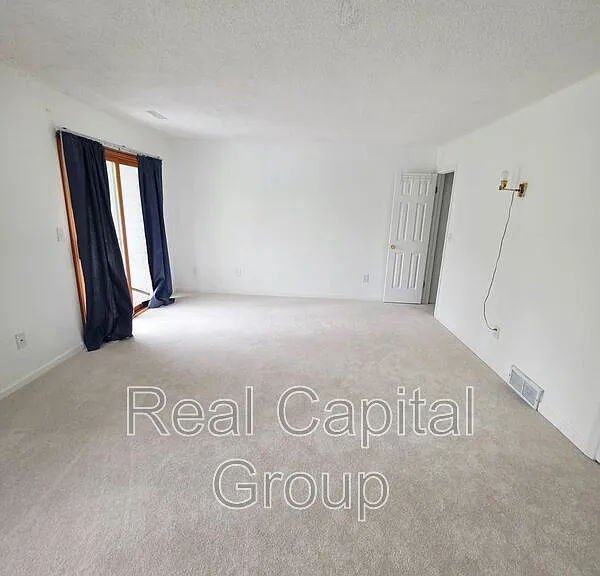 5 Cheryl Ct — Photo 31
