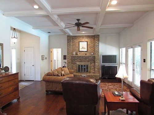 5th image of 1313 Briarhaven Dr