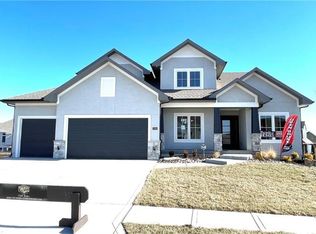 17401 Gillette St, Overland Park, KS 66221
