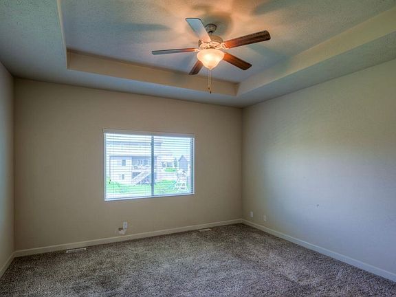5th image of 17520 Redman Ave