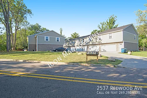 2537 Redwood Ave Photo 1
