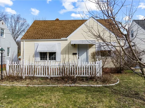 1621 Parker Dr, Mayfield Heights, OH 44124