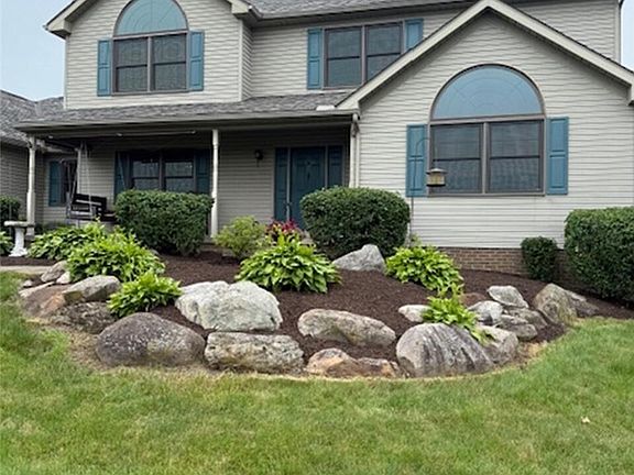 2nd image of 2285 Thoroughbred Dr