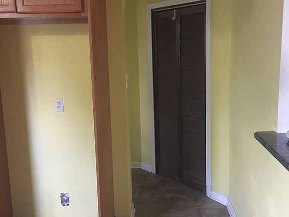 4th image of 201 E Wildwood Dr