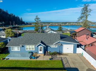 815 Broadway Ave, Winchester Bay, OR 97467