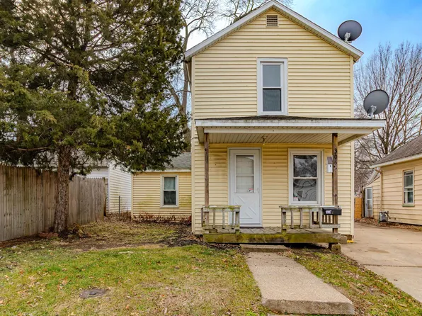 306 McLean St, Pekin, IL 61554