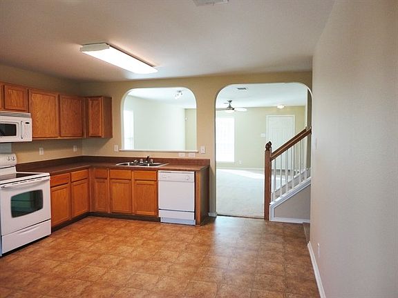 4th image of 6935 Shelbyville Ct