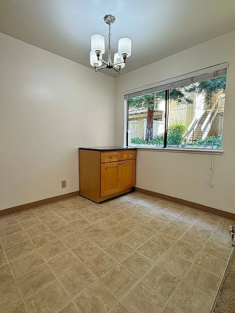 Large studio with a fenced in patio, 944 Kiely Blvd. #F, Santa Clara, CA 95051 — Photo 3
