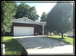 1318 Magnolia St, Macon, MO 63552