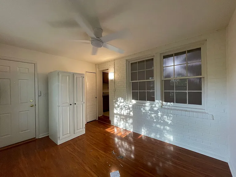2618 41st St NW — Photo 5