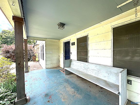 5th image of 1110 10th Ave SE