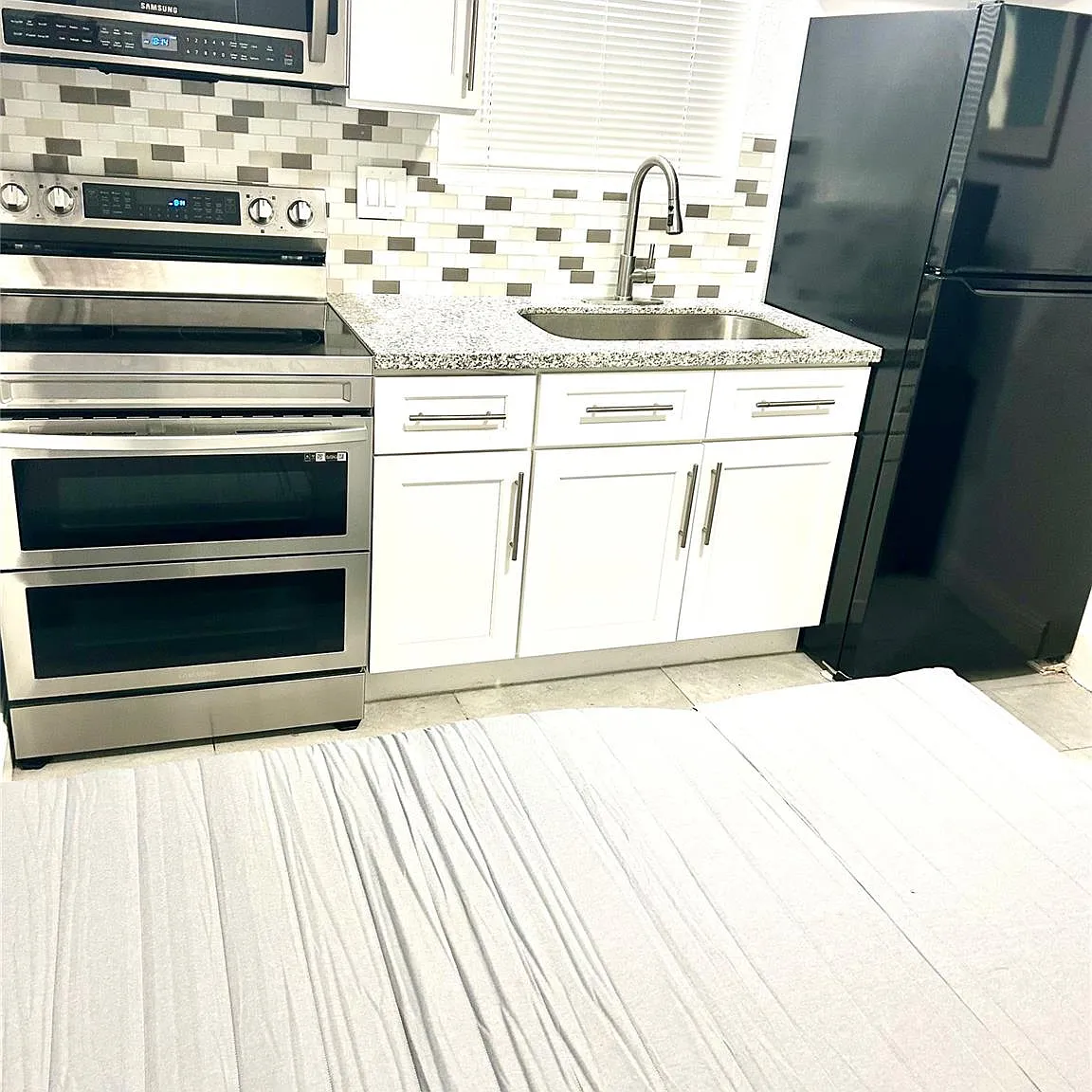 1 bed, 1.0 bath, $700 — Photo 1