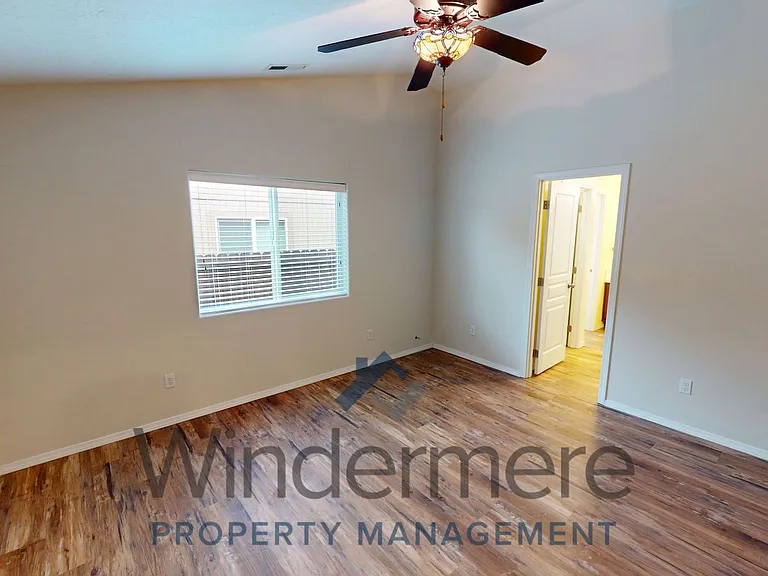 230 Chapra St — Photo 10
