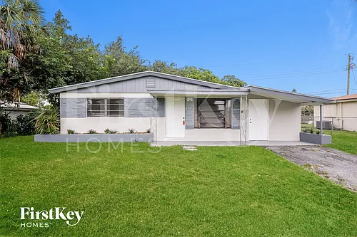 5826 N Farragut Dr Photo 1