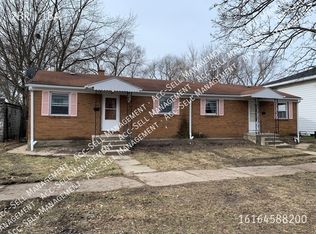 1015 Powers Ave NW, Grand Rapids, MI 49504