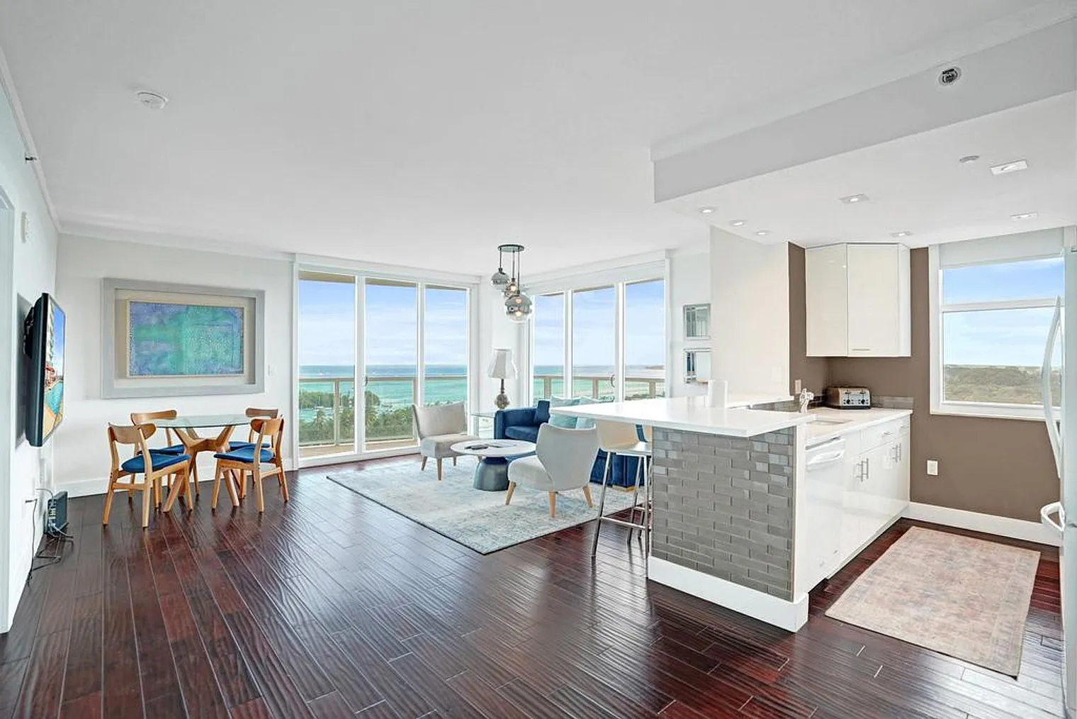2 bed, 2.0 bath, $8,385 — Photo 2