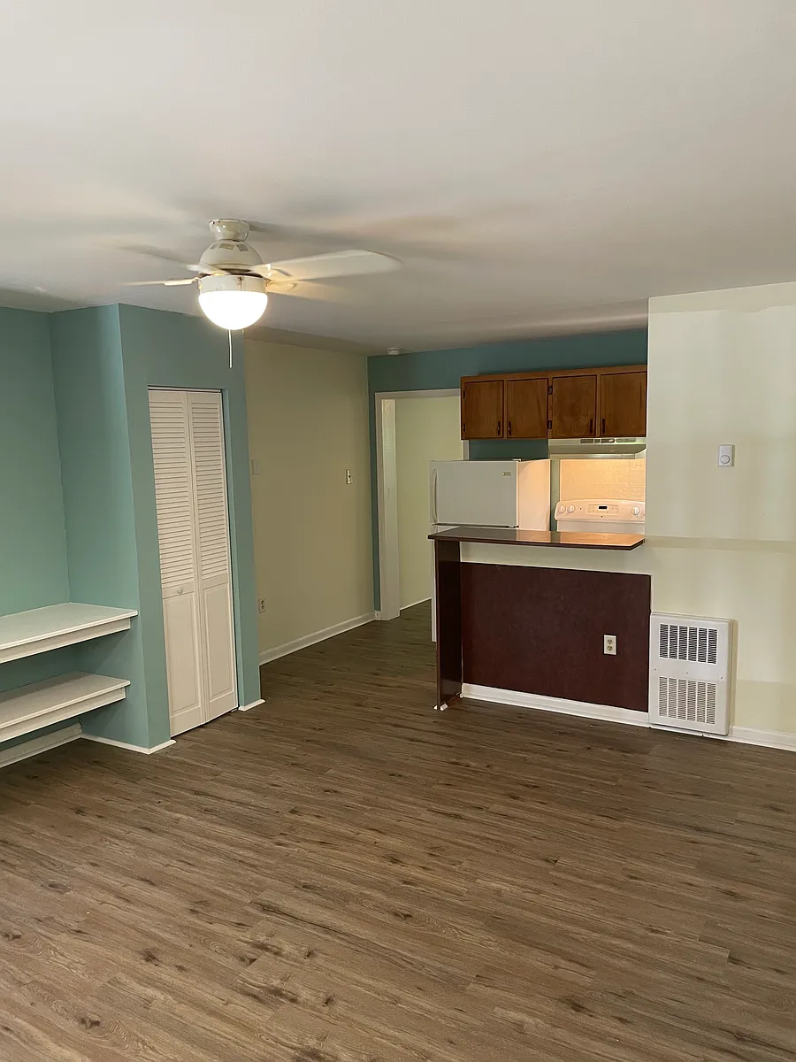 Building Photo - 14720 Albert Staub Rd #11
