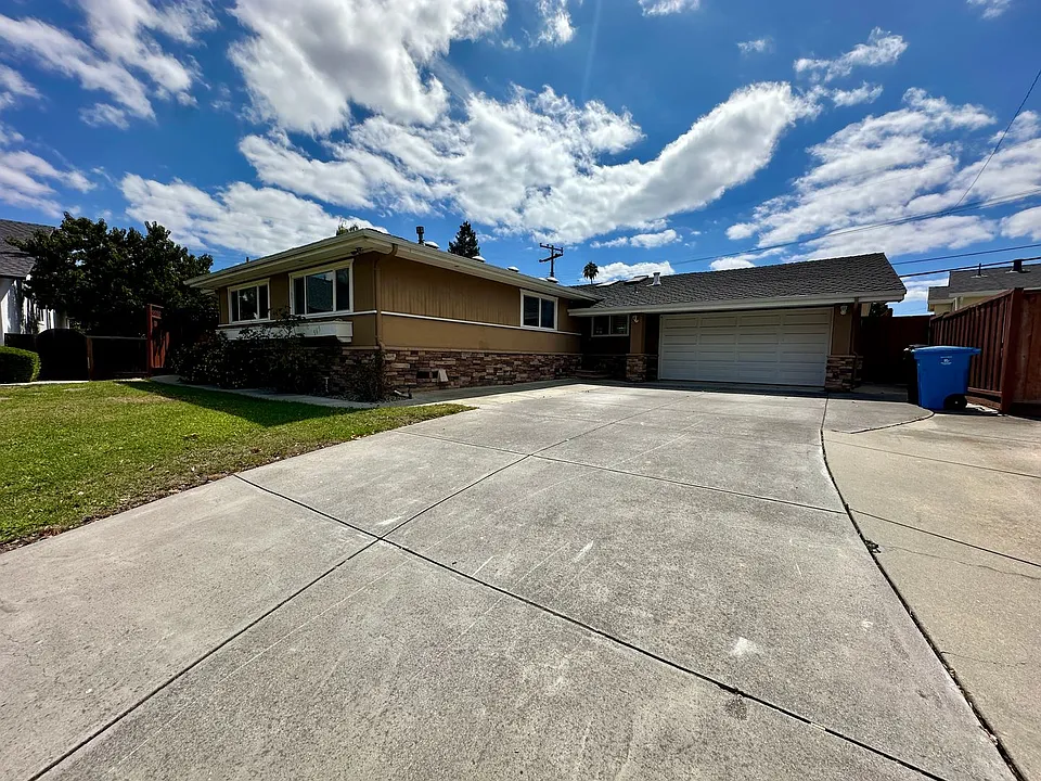 565 Eden Ct