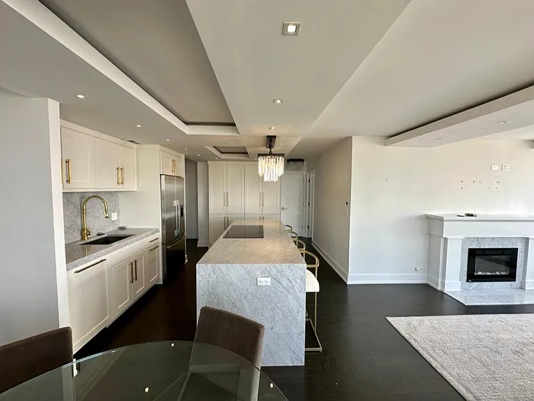 1360 N Sandburg Ter #2012C — Photo 11