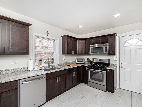 3rd image of 5638 N Mason Ave