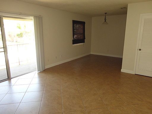 2nd image of 403 Georgetown Dr APT D