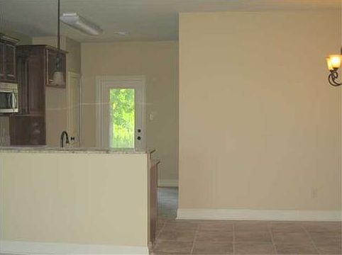 4th image of 101 Newshire Dr