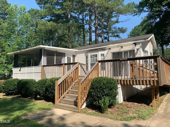 104 Piquot Dr, Louisburg, NC 27549