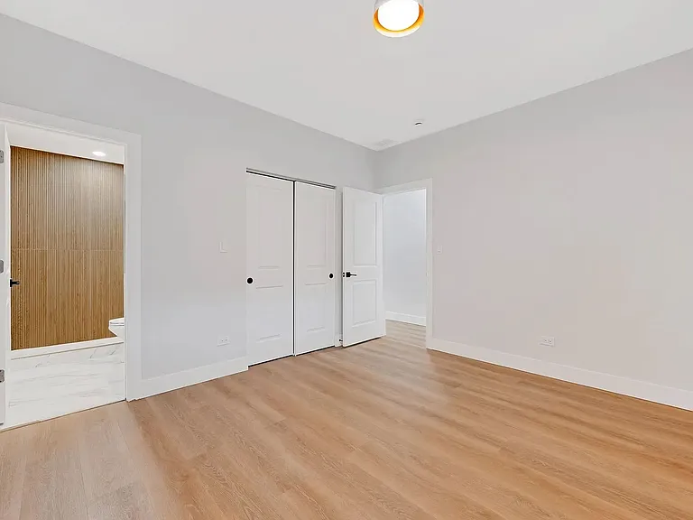 2626 W 21st St #2 — Photo 7