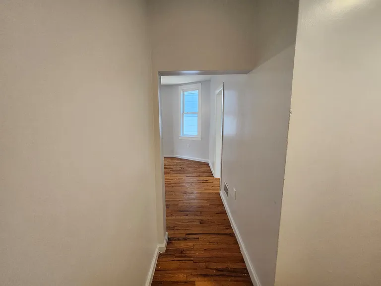 11 New St #1E — Photo 8