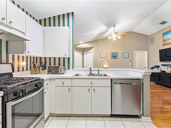 4th image of 6605 Summer Haven Dr