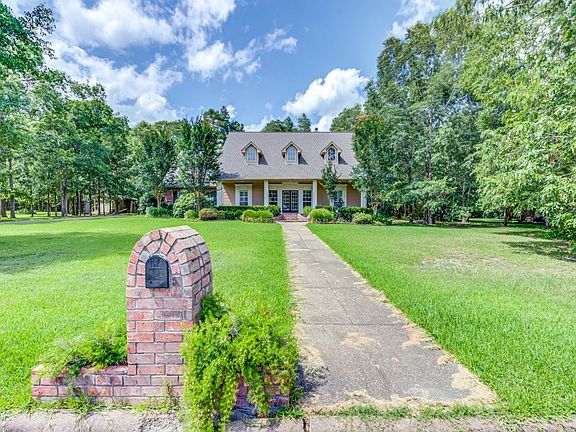 2nd image of 113 Southern Trace Dr